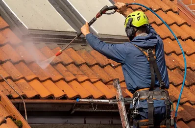 Démoussage et hydrofuge de toiture à Naours